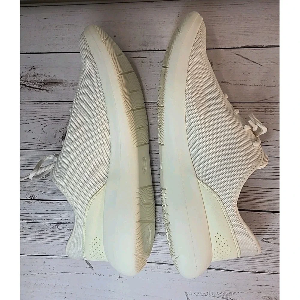 Kizik Madrid Eco Knit Mens 10.5 White‎ Cream Shoes Athletic Running Walking